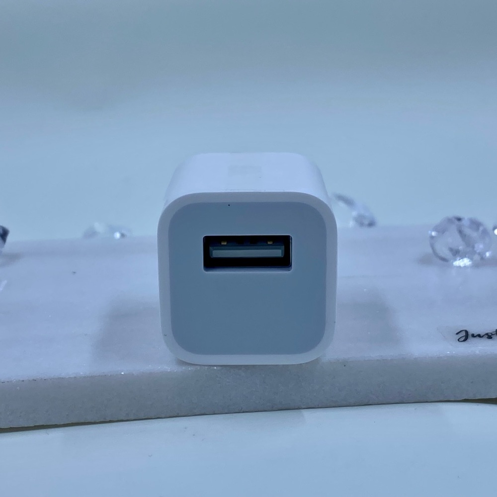 💋 Apple Brand USB Adapter - Picture 4 of 8